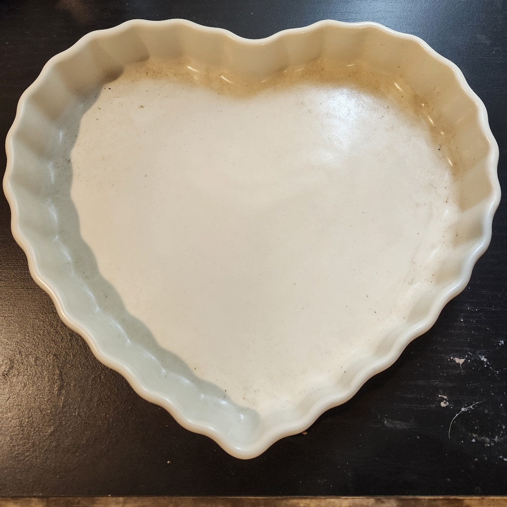 Heart Shaped large pie/quiche ruffled plate